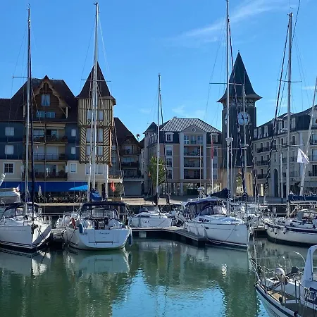 Vue Exceptionnelle Avec Parking Au Port De Lägenhet *