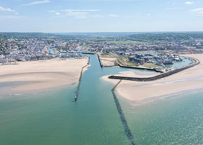 Vue Exceptionnelle Avec Parking Au Port De Lägenhet Deauville