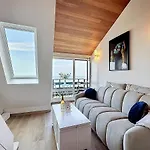 Vue Exceptionnelle Avec Parking Au Port De Appartamento Deauville
