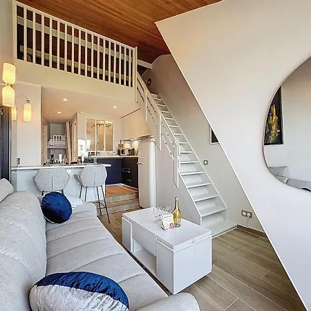 Vue Exceptionnelle Avec Parking Au Port De Apartman *