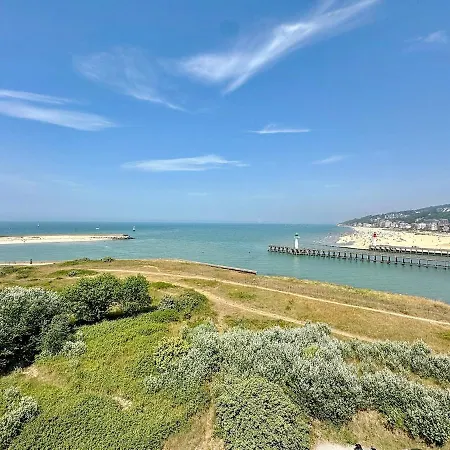 Vue Exceptionnelle Avec Parking Au Port De