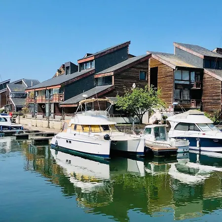 Apartman Vue Exceptionnelle Avec Parking Au Port De