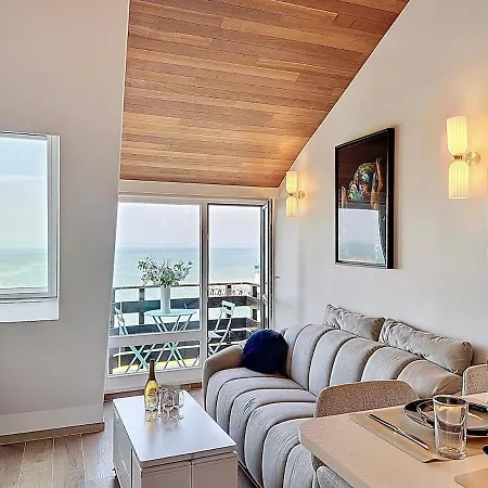 Apartment Vue Exceptionnelle Avec Parking Au Port De Deauville