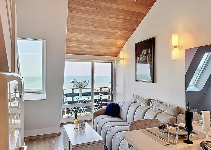 Apartment Vue Exceptionnelle Avec Parking Au Port De Deauville