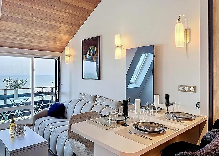 Vue Exceptionnelle Avec Parking Au Port De