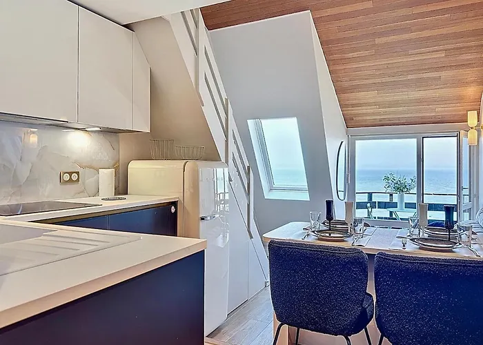 Apartment Vue Exceptionnelle Avec Parking Au Port De Deauville